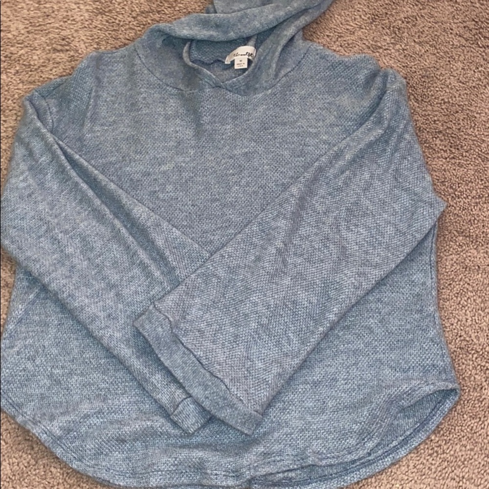 sweater with loose sleeves